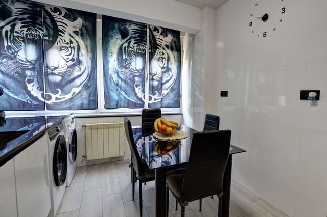 3 soveværelse Lejlighed til salg i Centro Urbano, Gijón med garage - € 165.000 (Ref: 9523990)