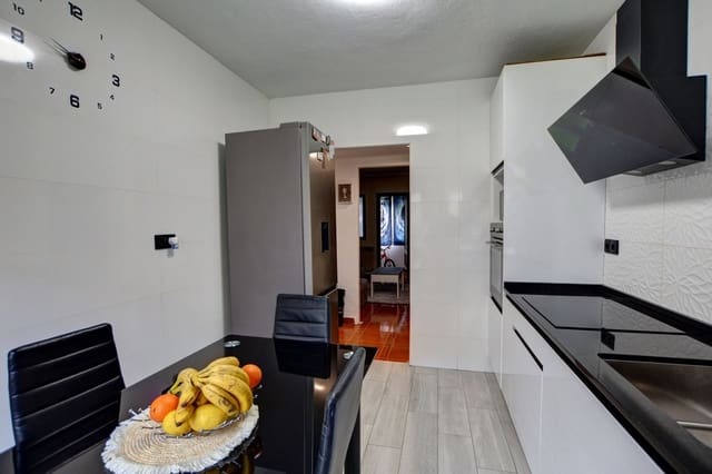 3 soveværelse Lejlighed til salg i Centro Urbano, Gijón med garage - € 165.000 (Ref: 9523990)