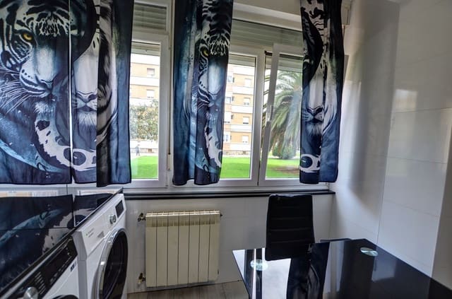 3 soveværelse Lejlighed til salg i Centro Urbano, Gijón med garage - € 165.000 (Ref: 9523990)