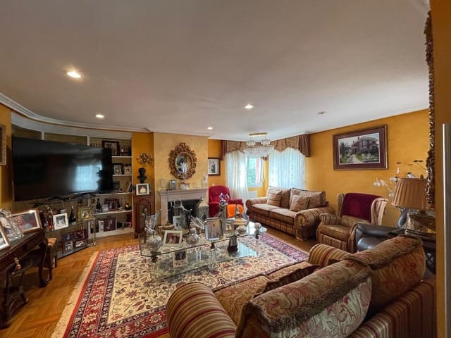 5 makuuhuone Huvila vuokrattavana paikassa Gijón mukana uima-altaan 
autotalli - 4 200 € (Ref: 9523992)