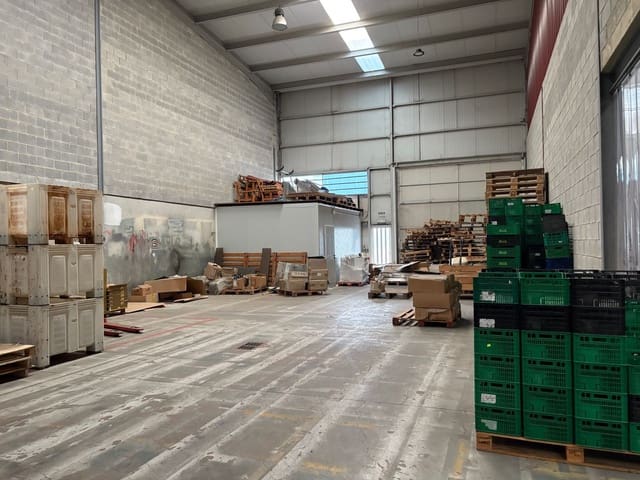 Erhverv til salg i Corvera de Asturias - € 250.000 (Ref: 9529265)