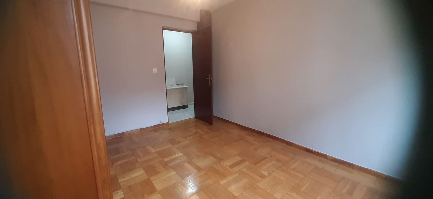 3 soverom Leilighet til salgs i Mieres med garasje - € 65 000 (Ref: 9529266)