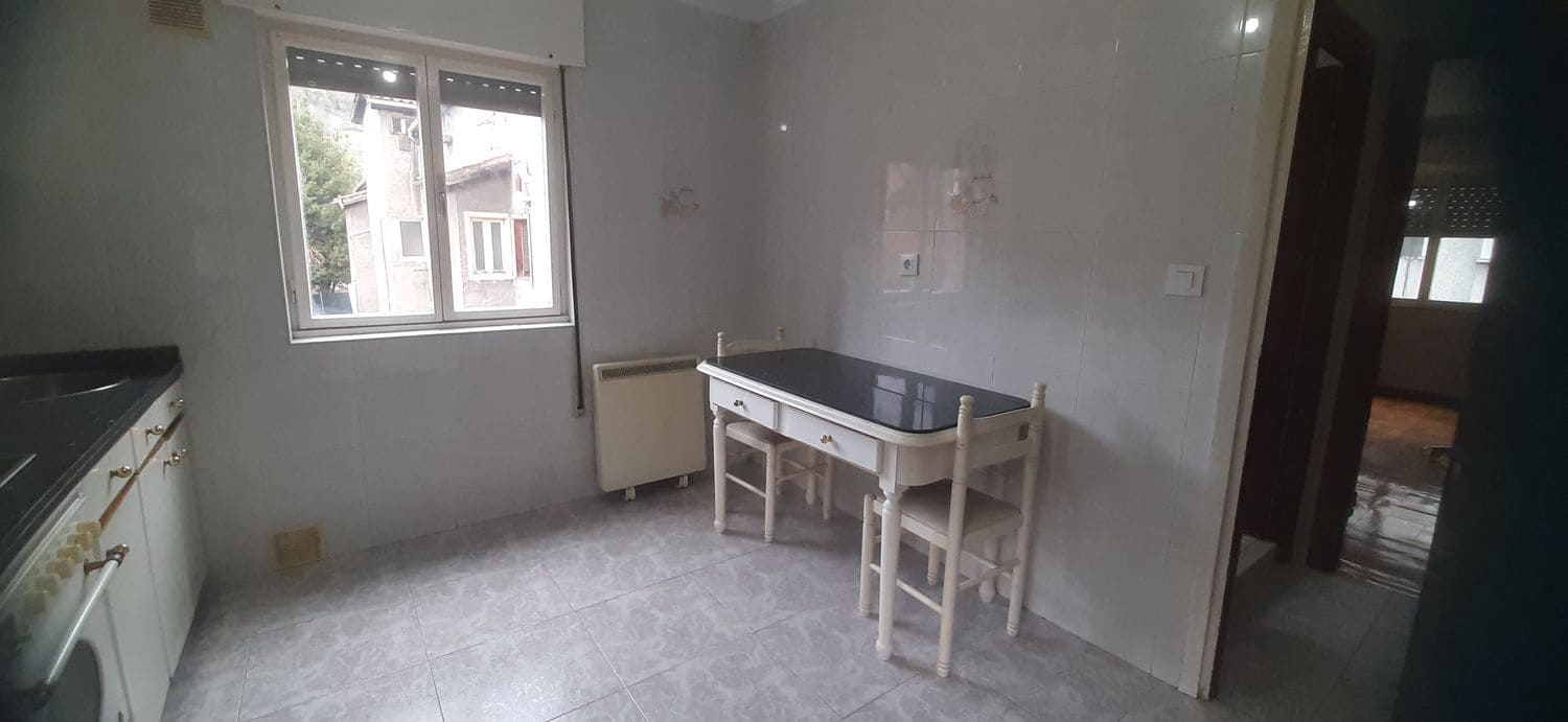 3 soverom Leilighet til salgs i Mieres med garasje - € 65 000 (Ref: 9529266)