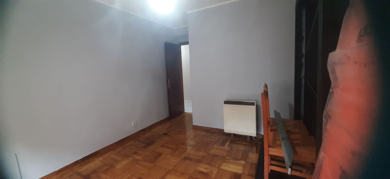 3 soverom Leilighet til salgs i Mieres med garasje - € 65 000 (Ref: 9529266)