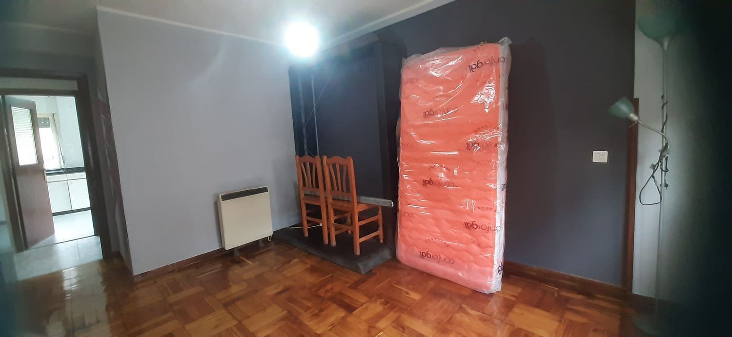 3 soverom Leilighet til salgs i Mieres med garasje - € 65 000 (Ref: 9529266)