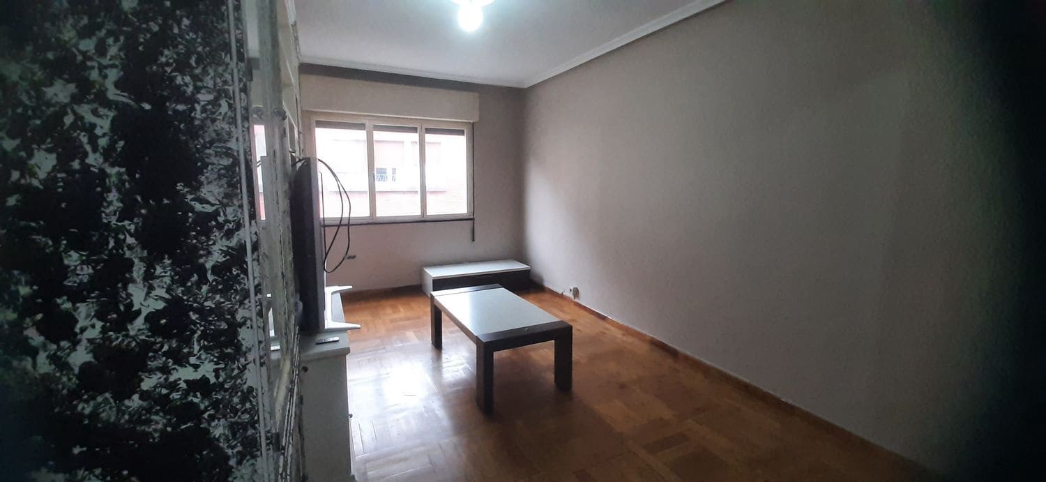 3 soverom Leilighet til salgs i Mieres med garasje - € 65 000 (Ref: 9529266)