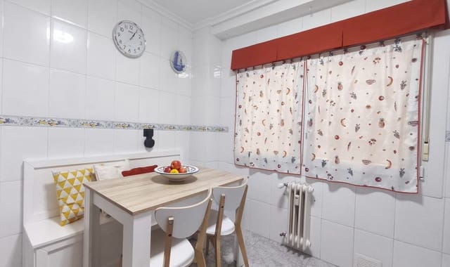 3 soverom Leilighet til salgs i Centro Urbano, Gijón med garasje - € 310 000 (Ref: 9533232)