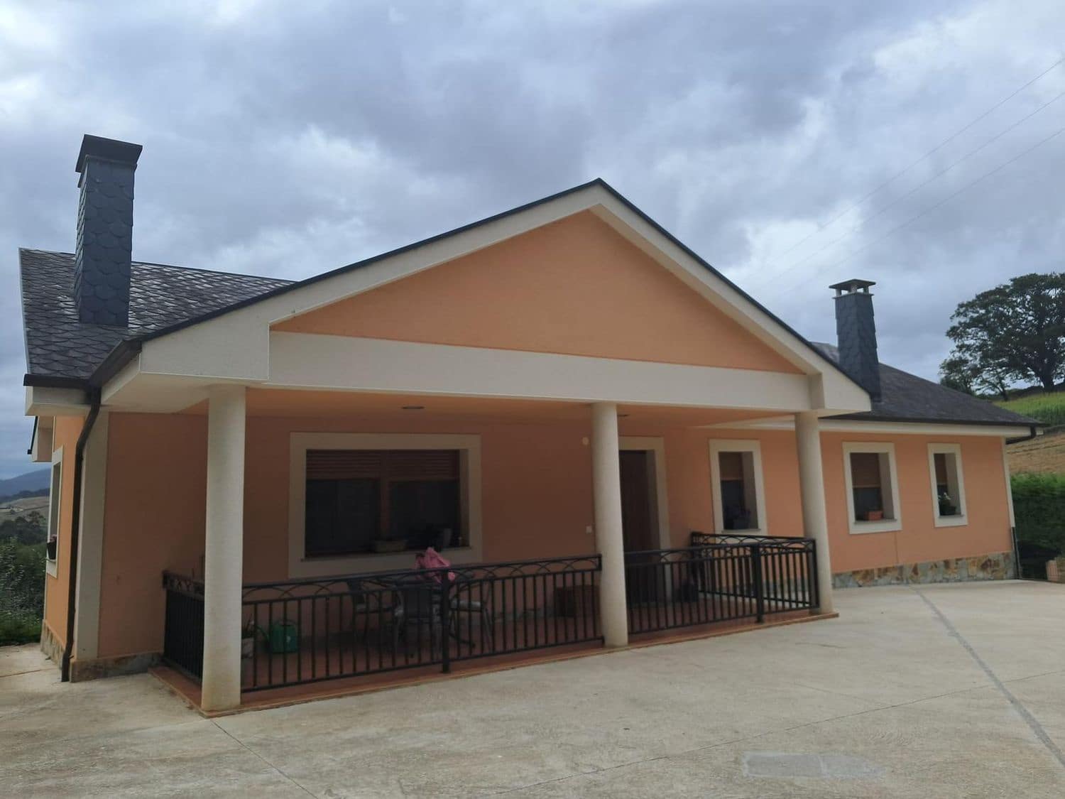 5 soveværelse Villa til salg i Castropol med garage - € 375.000 (Ref: 9540919)