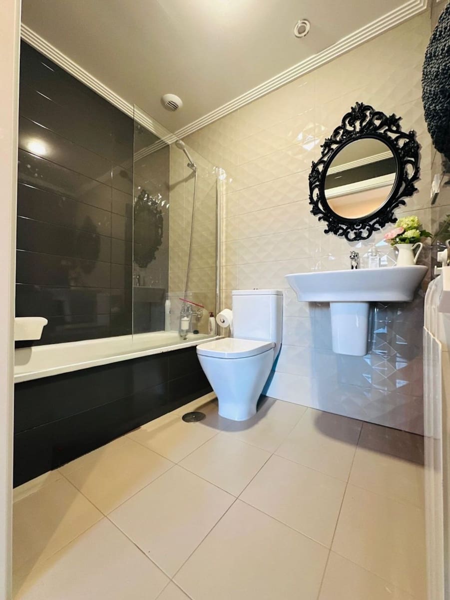 3 slaapkamer Appartement te koop in Gijon met garage - € 274.900 (Ref: 9543098)