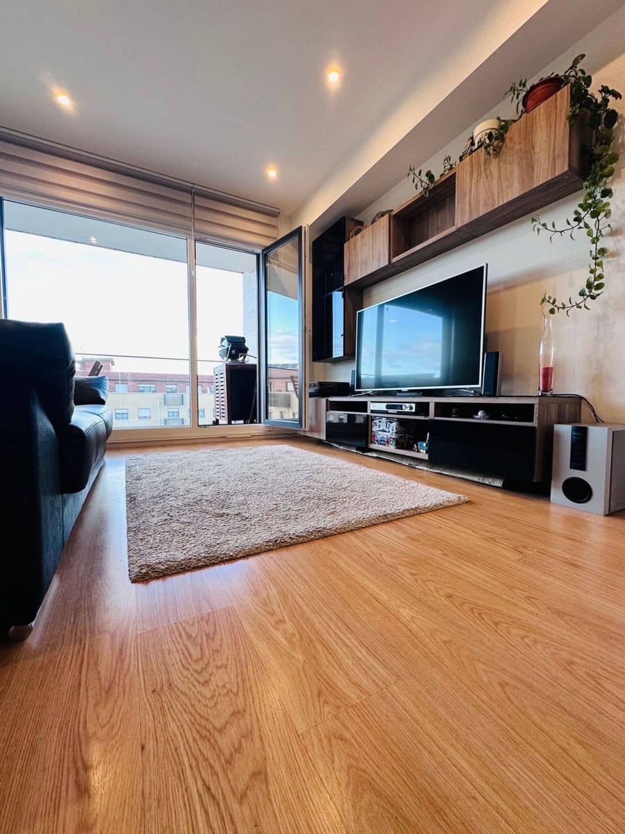 3 slaapkamer Appartement te koop in Gijon met garage - € 274.900 (Ref: 9543098)