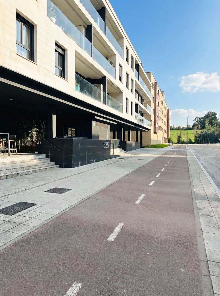 3 slaapkamer Appartement te koop in Gijon met garage - € 274.900 (Ref: 9543098)