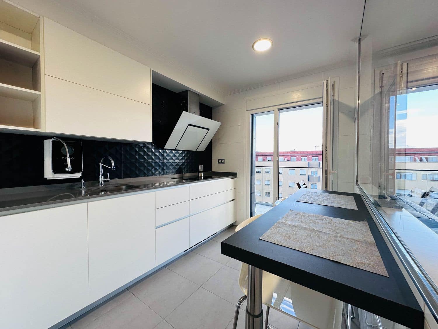 3 slaapkamer Appartement te koop in Gijon met garage - € 274.900 (Ref: 9543098)