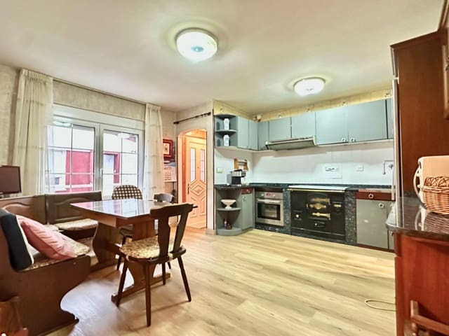3 soveværelse Byhus til salg i Centro Urbano, Gijón med garage - € 229.000 (Ref: 9543099)