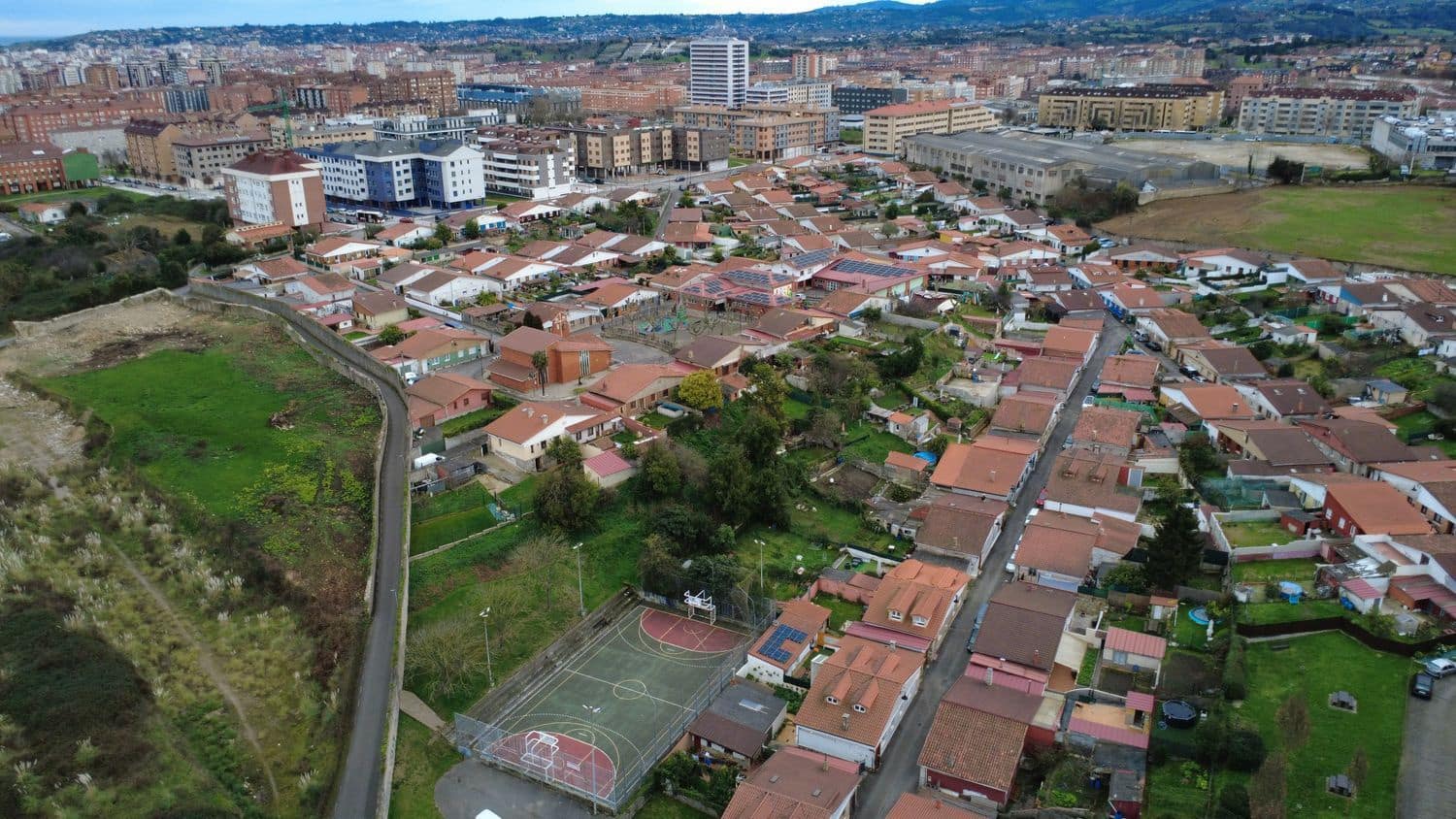 3 soveværelse Byhus til salg i Gijon med garage - € 229.000 (Ref: 9543099)