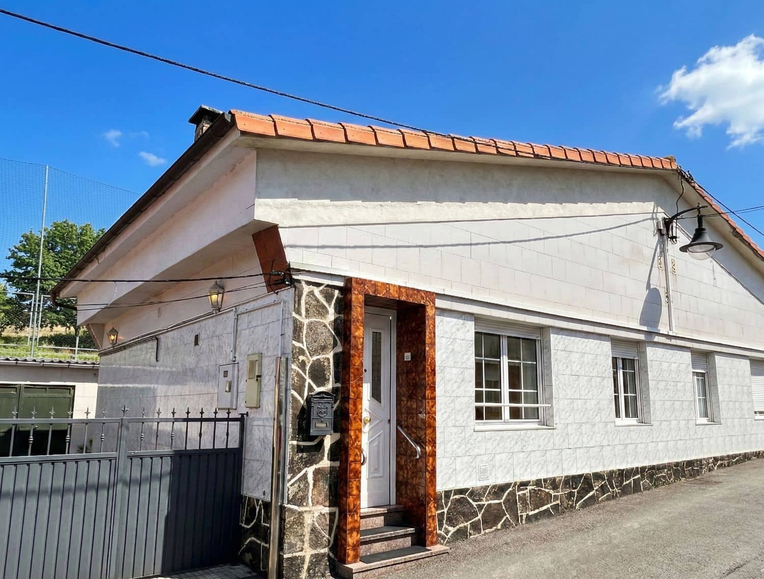 3 soveværelse Byhus til salg i Gijon med garage - € 229.000 (Ref: 9543099)