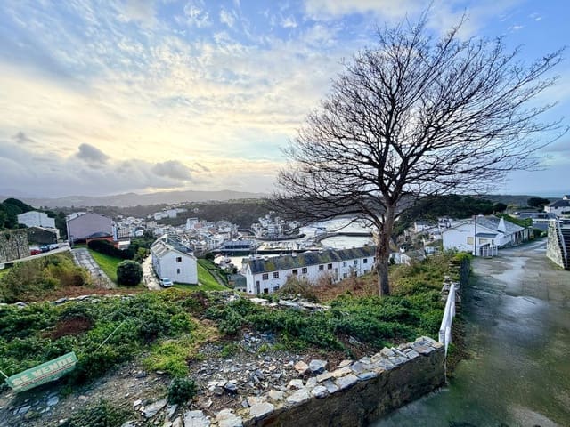 Mark till salu i Luarca, Valdés - 750 000 € (Ref: 9543100)