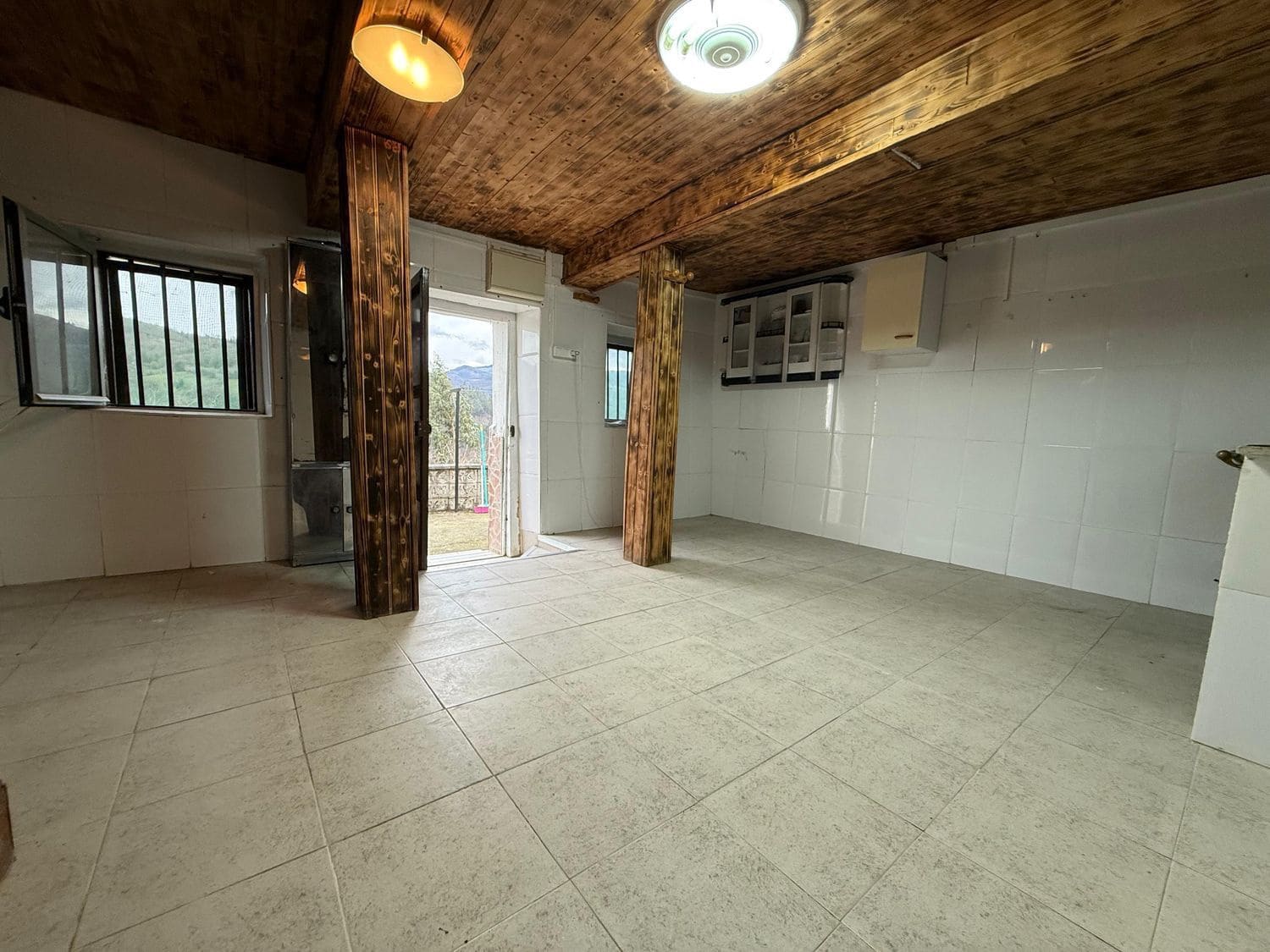 4 soveværelse Finca/Landehus til salg i Mieres med garage - € 29.900 (Ref: 9543101)