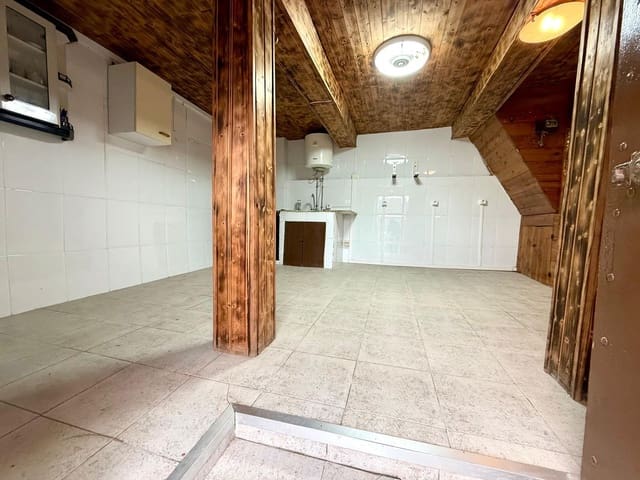 4 soveværelse Finca/Landehus til salg i Mieres med garage - € 29.900 (Ref: 9543101)