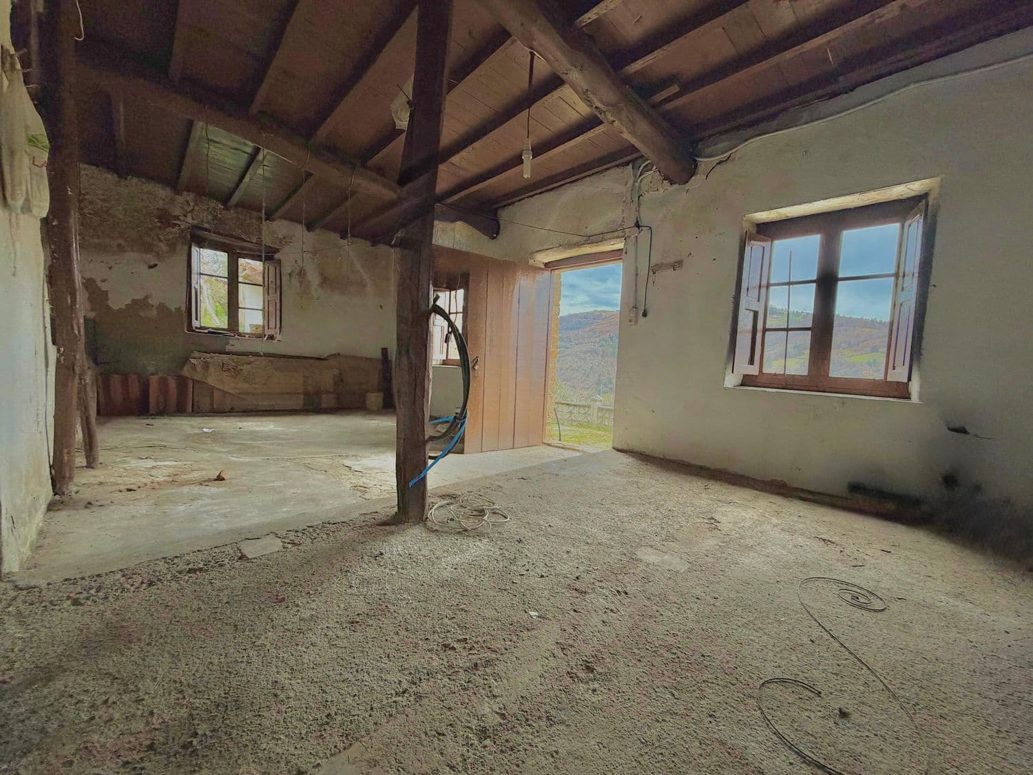 4 soveværelse Finca/Landehus til salg i Mieres med garage - € 29.900 (Ref: 9543101)