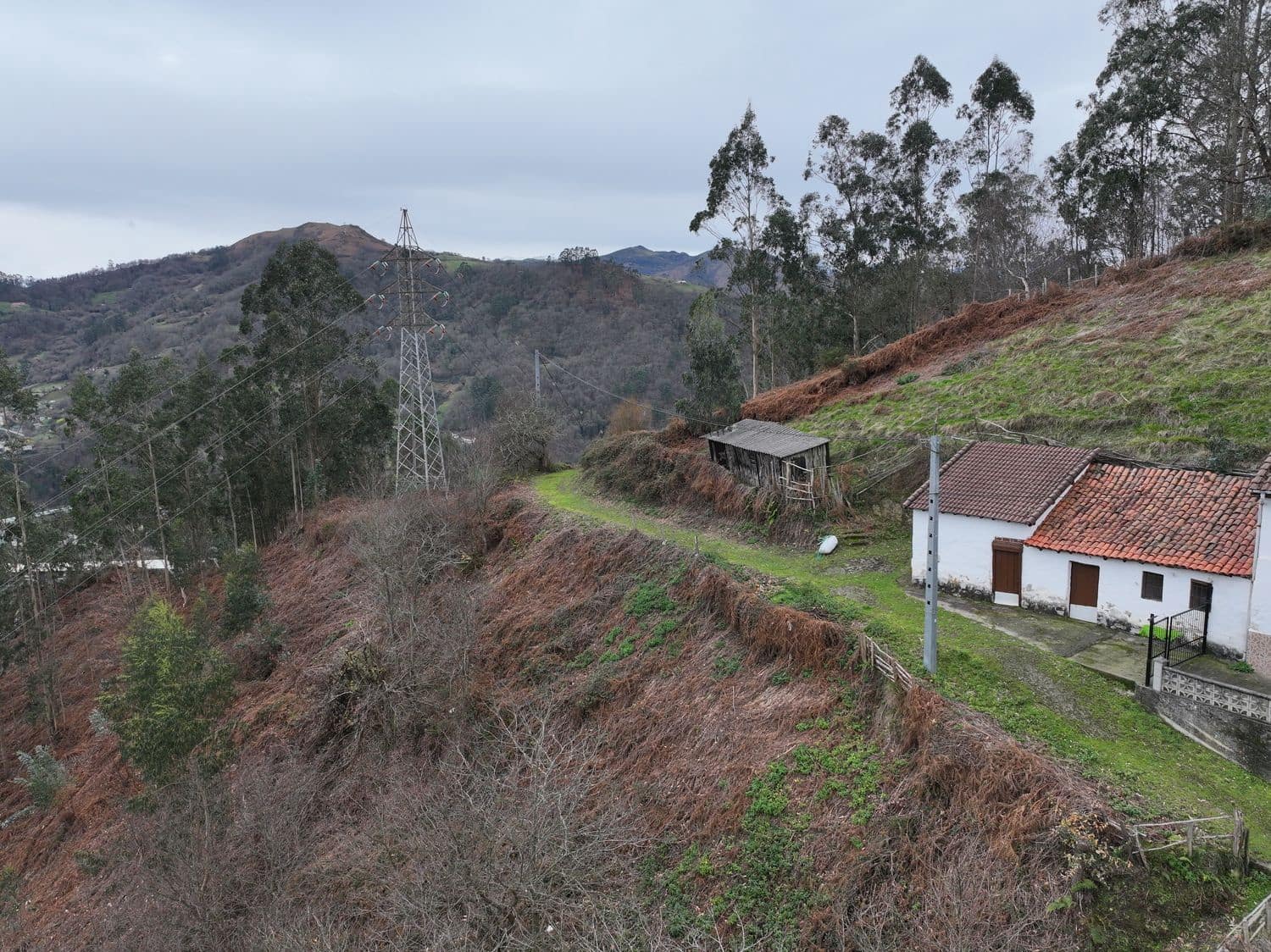 4 soveværelse Finca/Landehus til salg i Mieres med garage - € 29.900 (Ref: 9543101)