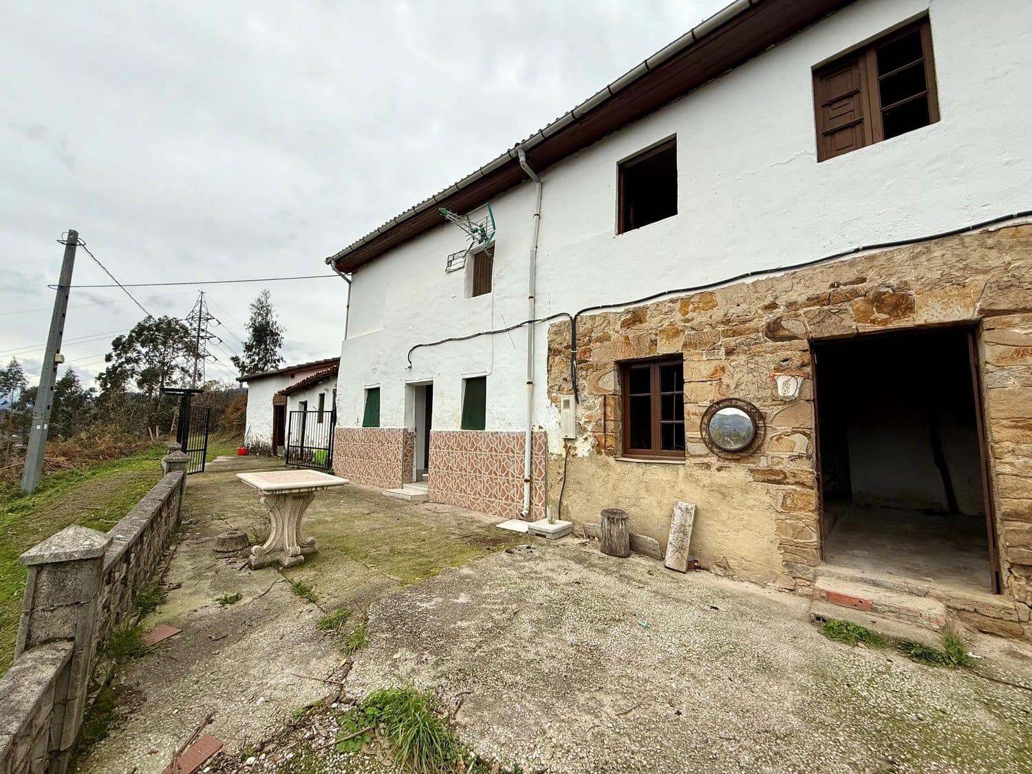 4 soveværelse Finca/Landehus til salg i Mieres med garage - € 29.900 (Ref: 9543101)