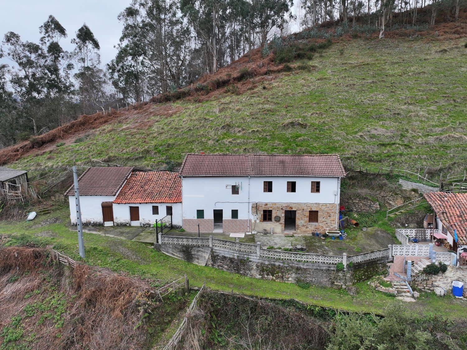 4 soveværelse Finca/Landehus til salg i Mieres med garage - € 29.900 (Ref: 9543101)