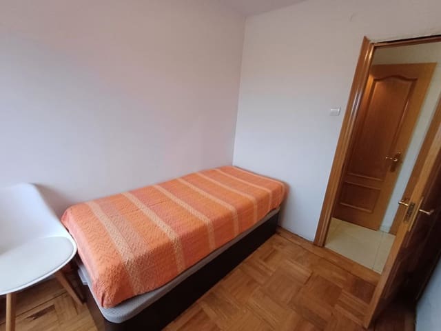 3 makuuhuone Huoneisto myytävänä paikassa Avilés mukana 
autotalli - 110 000 € (Ref: 9547390)