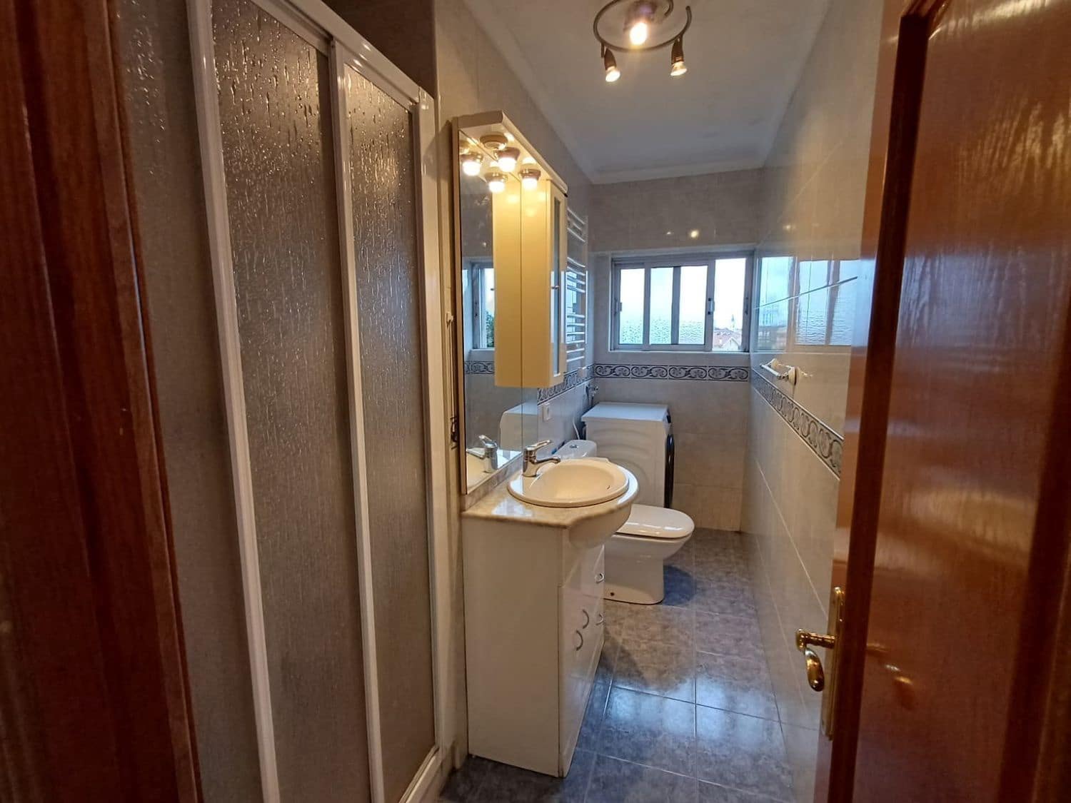 3 makuuhuone Huoneisto myytävänä paikassa Aviles mukana 
autotalli - 110 000 € (Ref: 9547390)