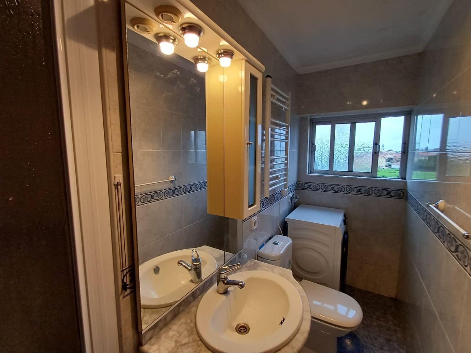 3 makuuhuone Huoneisto myytävänä paikassa Aviles mukana 
autotalli - 110 000 € (Ref: 9547390)