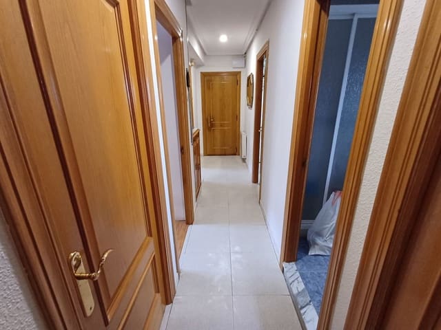 3 makuuhuone Huoneisto myytävänä paikassa Avilés mukana 
autotalli - 110 000 € (Ref: 9547390)