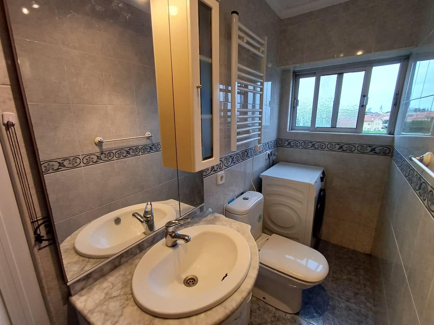 3 makuuhuone Huoneisto myytävänä paikassa Aviles mukana 
autotalli - 110 000 € (Ref: 9547390)