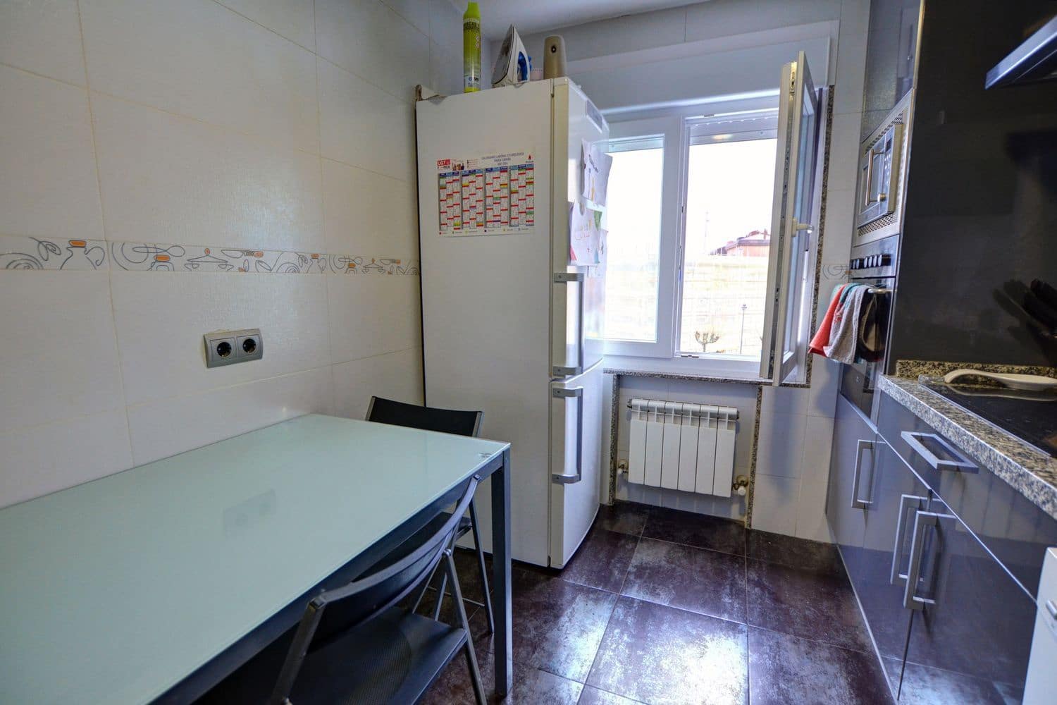 4 slaapkamer Appartement te koop in Aviles met garage - € 145.000 (Ref: 9547391)