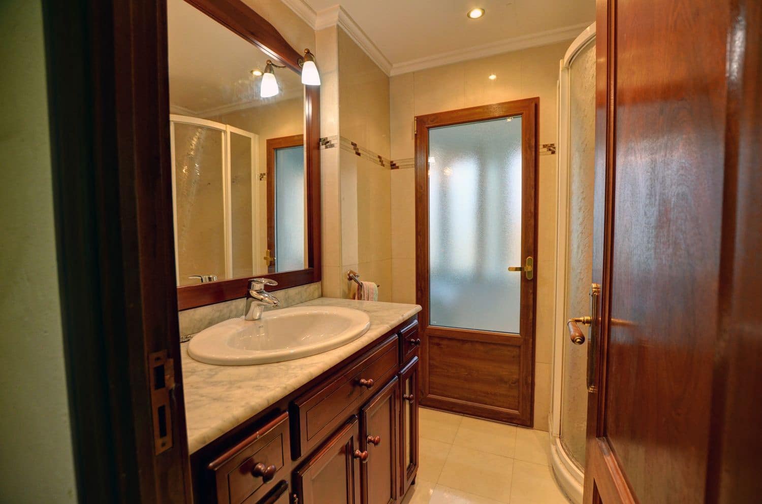 4 slaapkamer Appartement te koop in Aviles met garage - € 145.000 (Ref: 9547391)