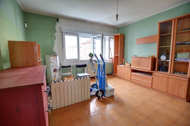 4 slaapkamer Appartement te koop in Avilés met garage - € 145.000 (Ref: 9547391)