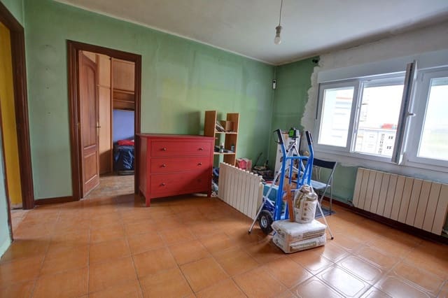4 slaapkamer Appartement te koop in Avilés met garage - € 145.000 (Ref: 9547391)