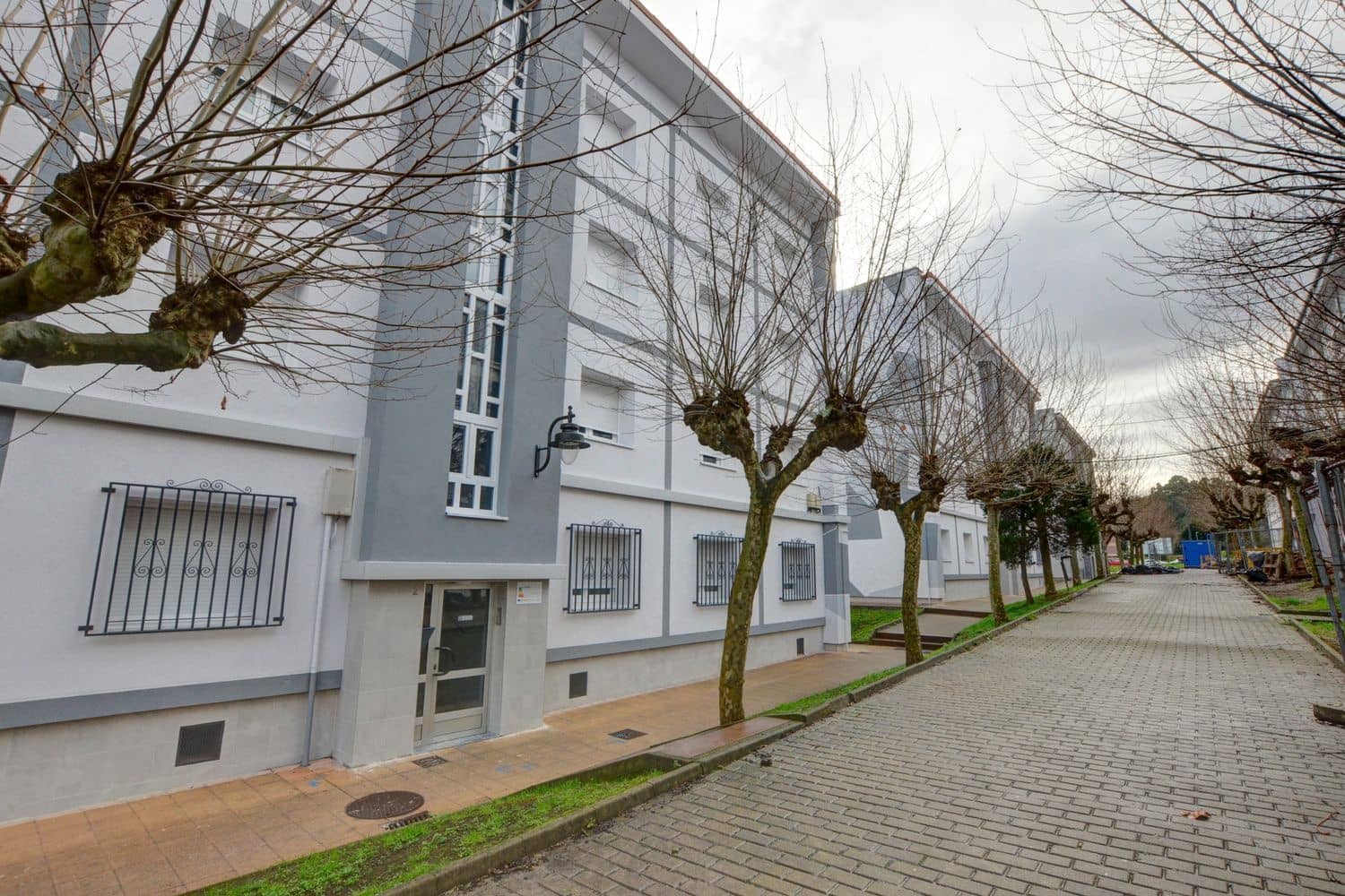 4 slaapkamer Appartement te koop in Aviles met garage - € 145.000 (Ref: 9547391)