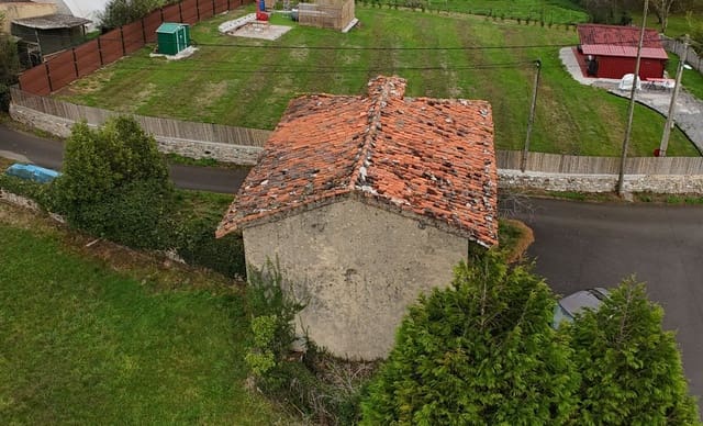 2 bedroom Finca/Country House for sale in Grado with garage - € 40,000 (Ref: 9550847)