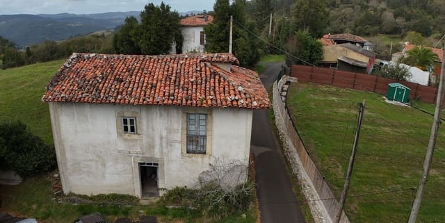 2 bedroom Finca/Country House for sale in Grado with garage - € 40,000 (Ref: 9550847)