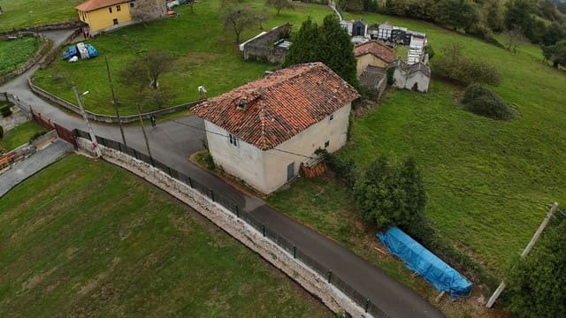 2 bedroom Finca/Country House for sale in Grado with garage - € 40,000 (Ref: 9550847)