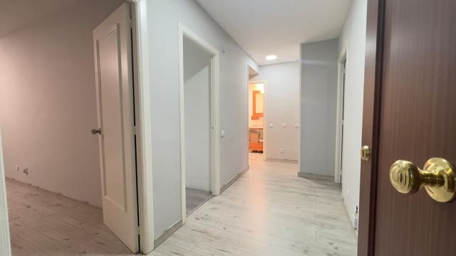 3 makuuhuone Huoneisto myytävänä paikassa Centro Urbano, Gijón mukana 
autotalli - 195 000 € (Ref: 9550848)