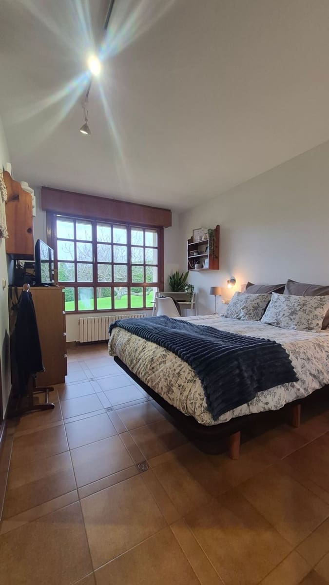 5 soveværelse Villa til salg i Gijon med swimmingpool garage - € 930.000 (Ref: 9550850)