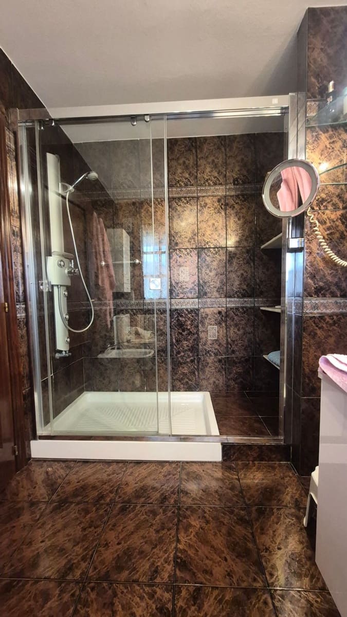 5 soveværelse Villa til salg i Gijon med swimmingpool garage - € 930.000 (Ref: 9550850)