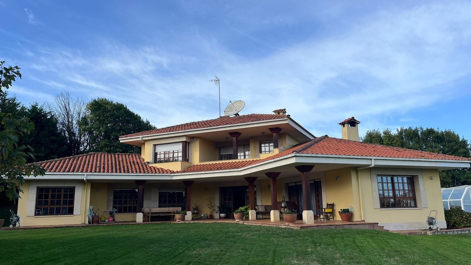 5 soveværelse Villa til salg i Gijon med swimmingpool garage - € 930.000 (Ref: 9550850)