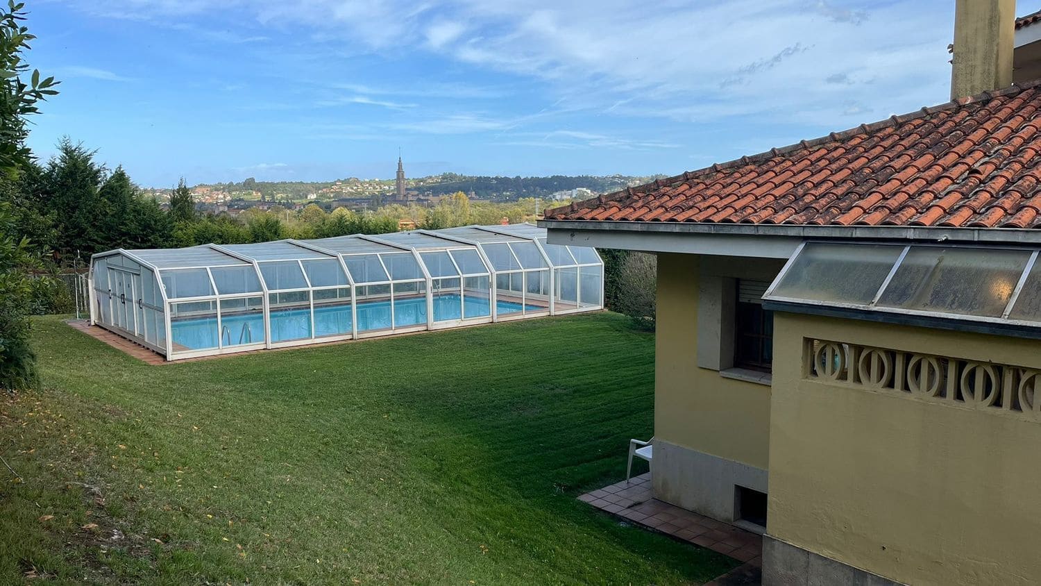 5 soveværelse Villa til salg i Gijon med swimmingpool garage - € 930.000 (Ref: 9550850)