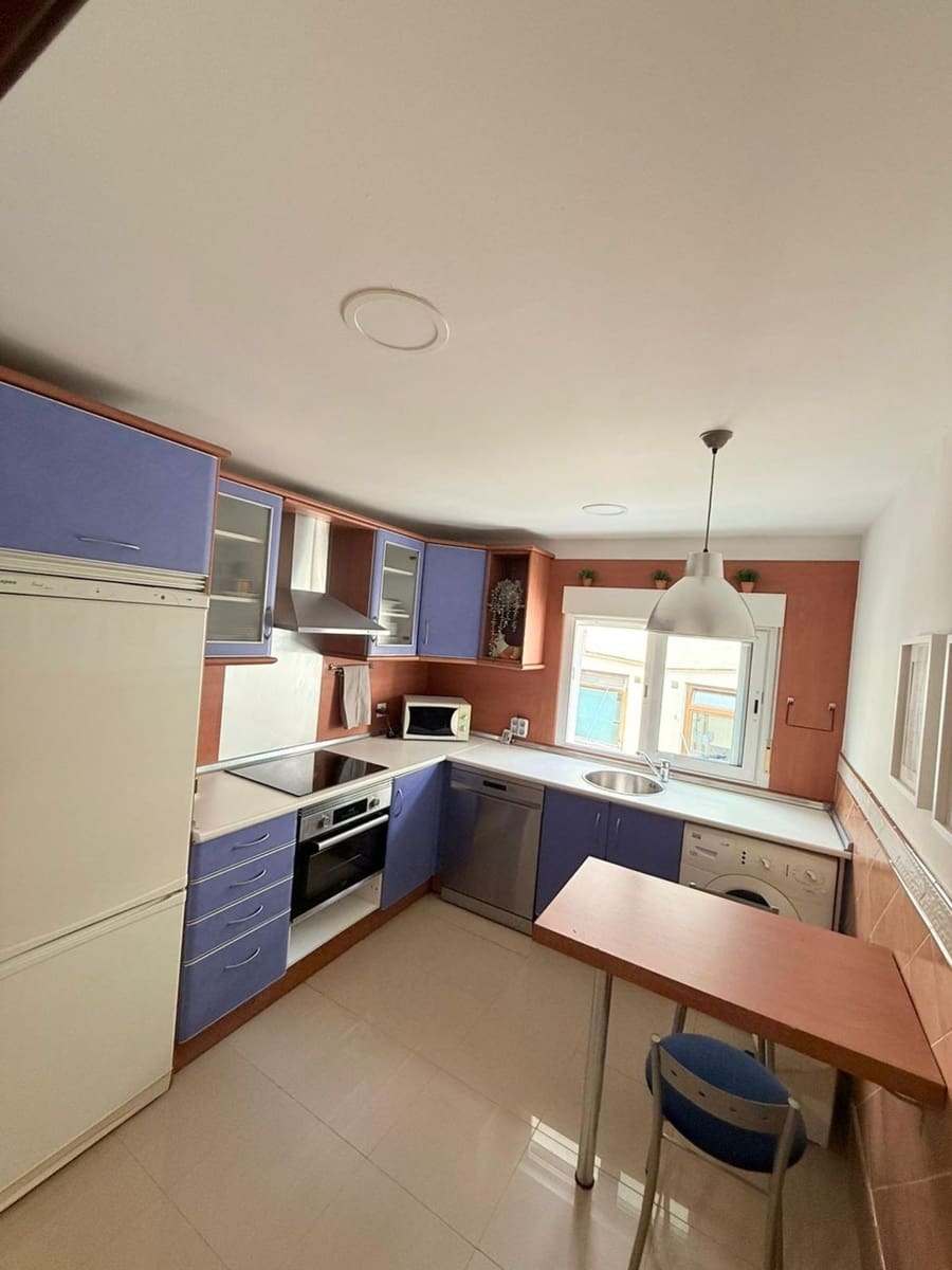 1 Zimmer Apartment zu vermieten in Oviedo mit Garage - 850 € (Ref: 9554380)