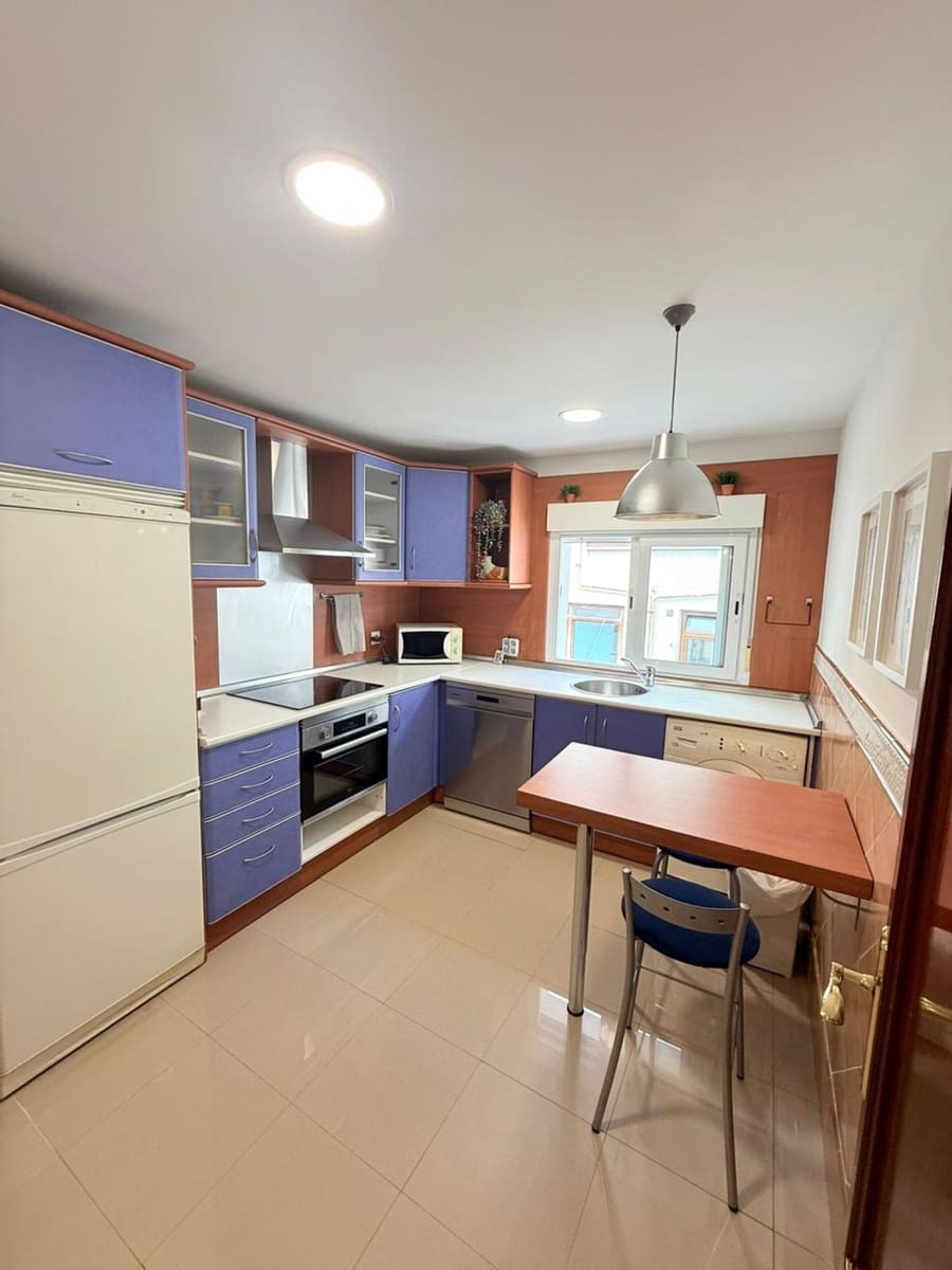 1 Zimmer Apartment zu vermieten in Oviedo mit Garage - 850 € (Ref: 9554380)