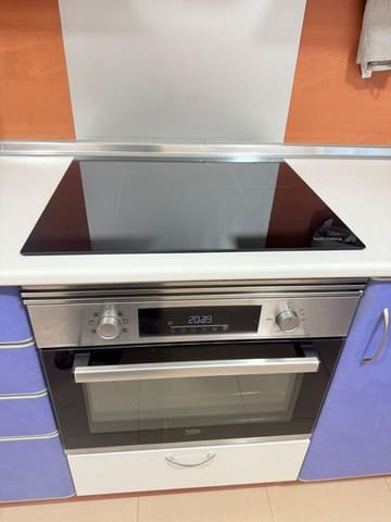 1 slaapkamer Appartement te huur in Centro Urbano, Oviedo met garage - € 850 (Ref: 9554380)