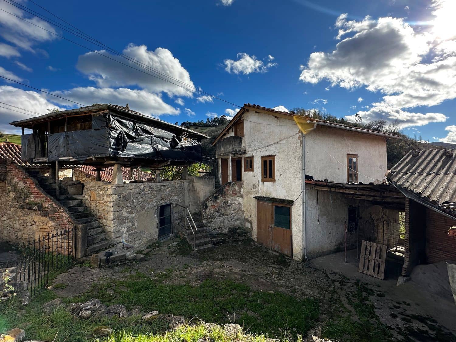 5 slaapkamer Finca/Landhuis te koop in Salas met garage - € 87.900 (Ref: 9554382)