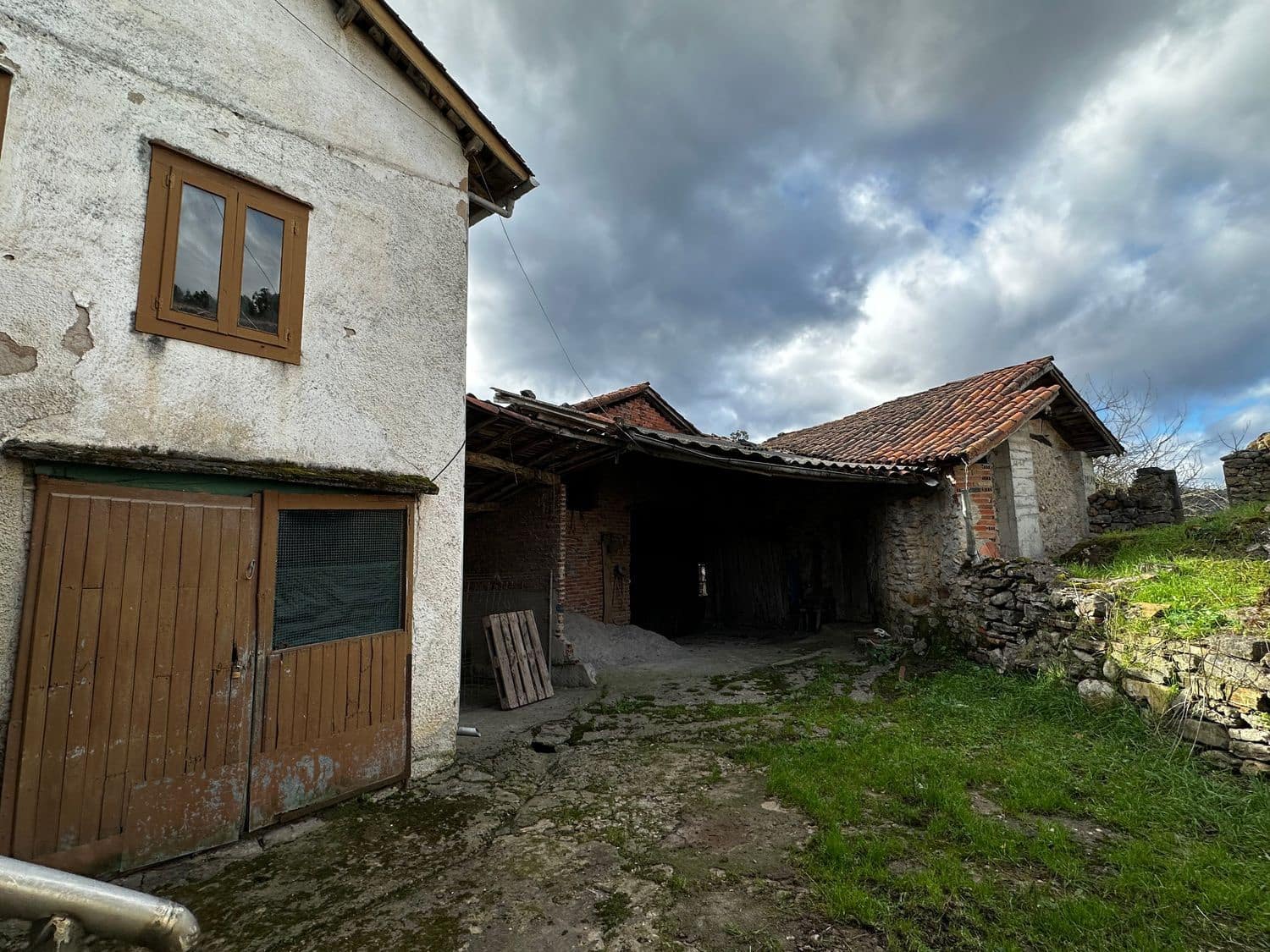 5 slaapkamer Finca/Landhuis te koop in Salas met garage - € 87.900 (Ref: 9554382)