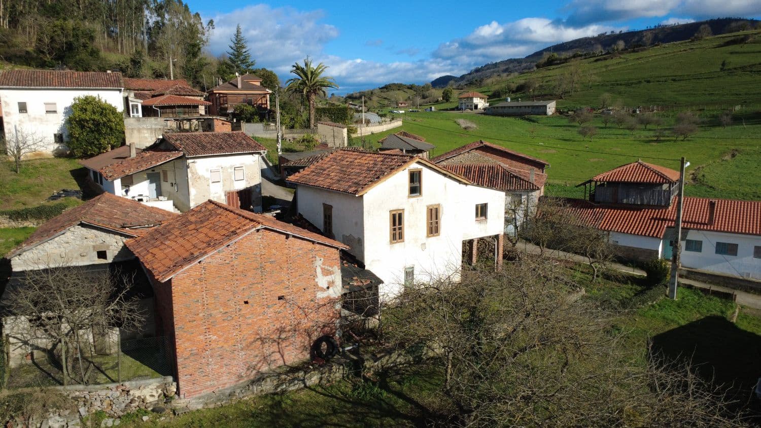 5 slaapkamer Finca/Landhuis te koop in Salas met garage - € 87.900 (Ref: 9554382)